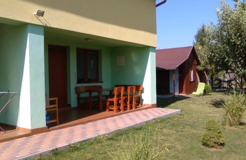 Velky Meder Otro | Chatky a apartmány Pod starým orechom - camp