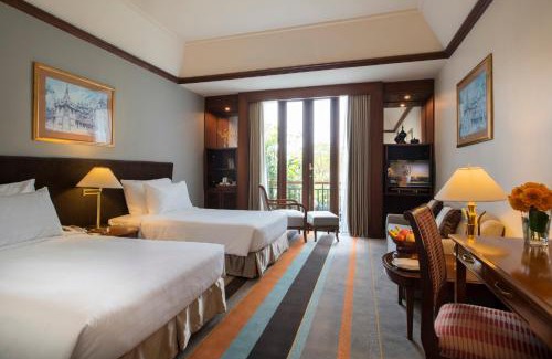 Kandawgyi Lake Area Hotel | Hotel Chatrium Royal Lake Yangon