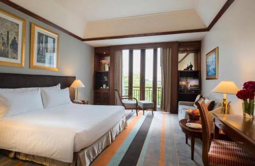 Kandawgyi Lake Area Hotel | Hotel Chatrium Royal Lake Yangon