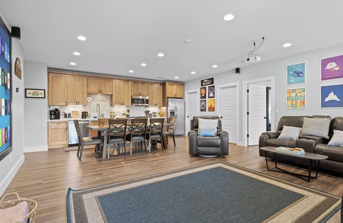 Rossville Cabina | Chatt Vistas-4bdr-2Units-Theater-Hot Tub-Sleeps15+