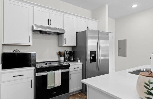 Chattanooga Apartamento | Chattanooga Getaway-Sleek 2BR at the Poplin
