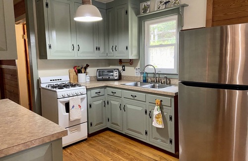 Mountain Rest Casa | Chattooga Lakefront Cabin w/ Hot Tub + Pvt. Dock!