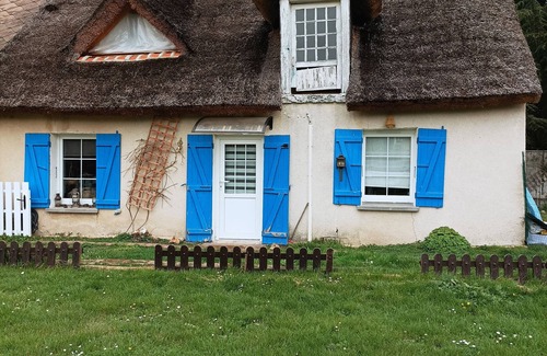 Donnemain-Saint-Mames Casa | Chaumière Avec sa Toiture en Chaume
