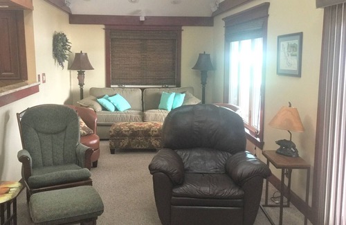 Stow Casa | Chautauqua Lake Front casa w / 75 'de frente al lago
