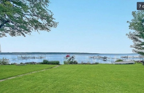 Niets Crest Cabaña | Chautauqua Lakefront Getaway with private dock