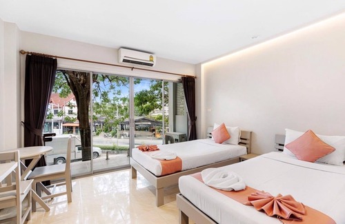 Chaweng City Center Hotel | Chaweng terrace
