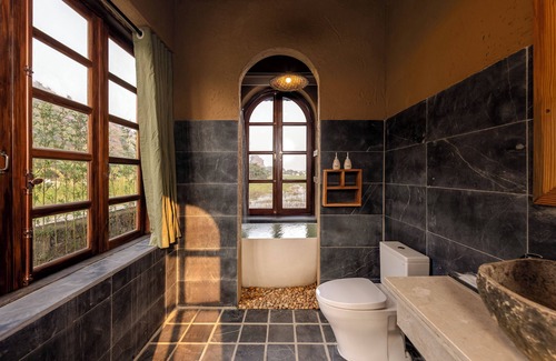 Hoa Lu Hotel | Chay Mountain Retreat Ninh Binh