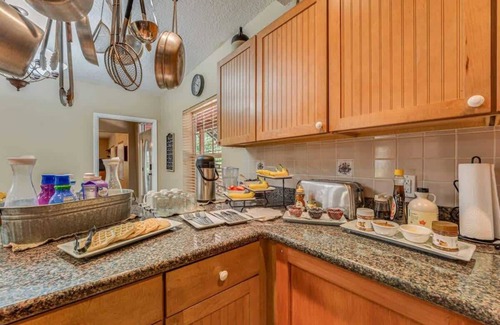 Chassahowitzka Cama Y Desayuno | Chaz River Suite Summ