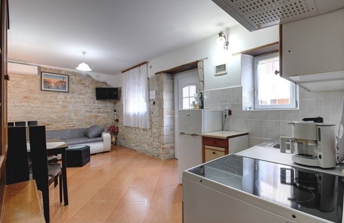 Kanfanar Apartamento | Un barato y bonito piso de vacaciones con piscina