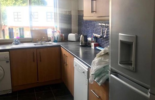 Edgware Apartamento | Cheap basic, no frills flat. Sleeps 6, suitable for construction workers?
