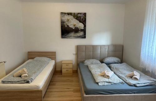 Parndorf Apartamento | Cheap Outlet Center Apartment with Pool