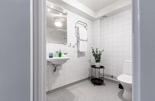Katarina-Sofia Apartamento | Cheap stay on hip Södermalm - construction work