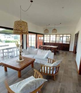 Las Colinas de Peralta Ramos Casa | Check and Home - Casa Arenas del Sur - 7 Huéspedes en Barrio Privado