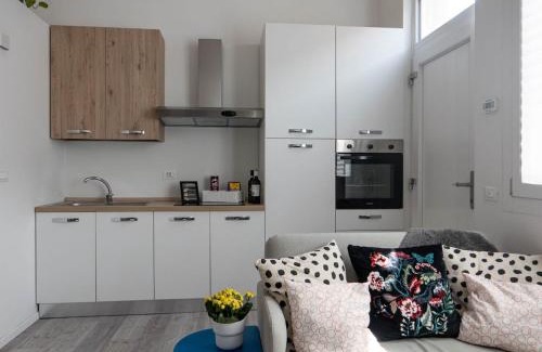 Pero Casa | CHECK-INN House in front of the Rho fair, 6 minutes walk