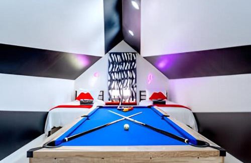 Chestnut Casa | Check-Mate Sleeps 18 & only 7min to Downtown ATX