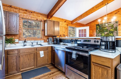 Townsend Cabina | Check out Mossy Fern!! A Cozy Cabin in the Woods in Townsend, TN.