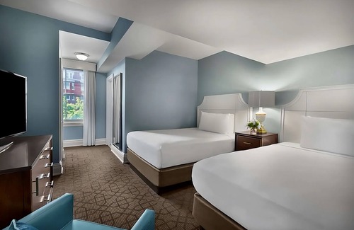Central West End Hotel | Check Out The Most Iconic Barbershop in The Central West End! W/ Parking, Pool!