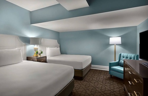 Central West End Hotel | Check Out The Most Iconic Barbershop in The Central West End! W/ Parking, Pool!