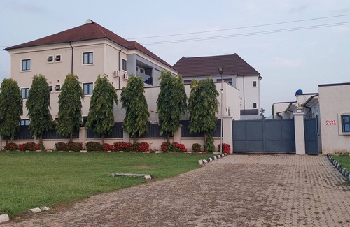 Abuja Apartamento | Checkers Suit and Apartment
