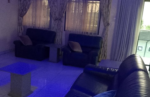 Abuja Apartamento | Checkers Suit and Apartment