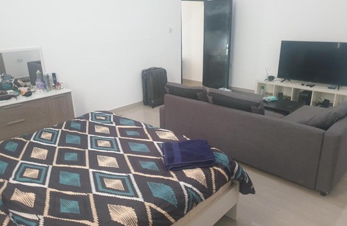 Khalifa City Casa | Cheerful 1BR Close to Abu Dhabi Airport and YAS Island