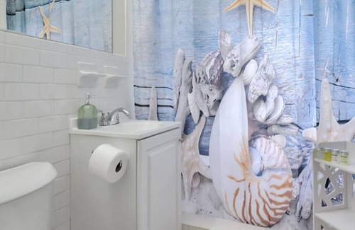 Delray Beach Cabaña | Cheerful 2 bed cottage, East Delray Beach, pets ok, walk to Atlantic