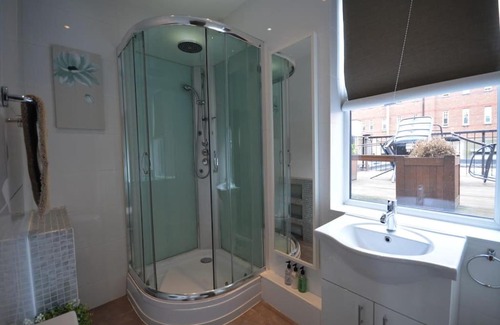 Camden Town with Primrose Hill Apartamento | Cheerful 2 bed home with terrace in central Camden