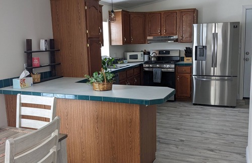 Sheridan Casa | Cheerful 2 bedroom 2 bath home in Sheridan.