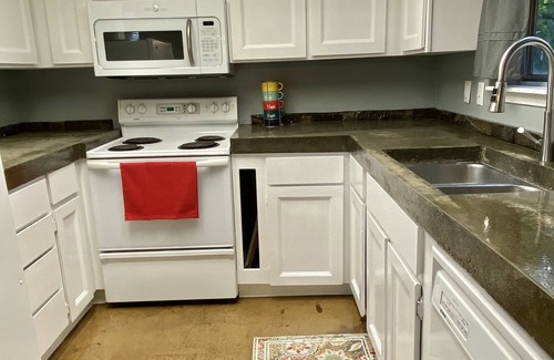 Collister Casa | Cheerful 2 bedroom Best Value in NW Boise; 10 min to downtown