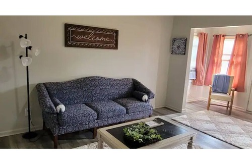 Delphos Casa | Cheerful 2 Bedroom Delphos Bungalow