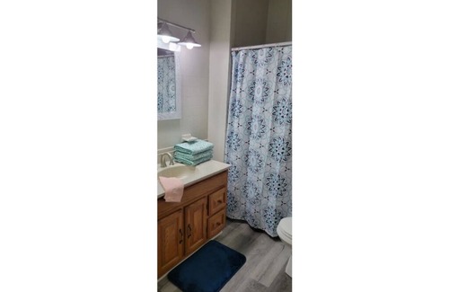 Delphos Casa | Cheerful 2 Bedroom Delphos Bungalow