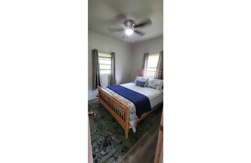 Delphos Casa | Cheerful 2 Bedroom Delphos Bungalow