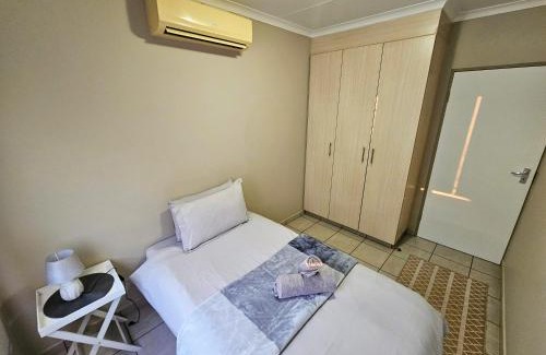 Kathu Apartamento | Cheerful 2-Bedroom Holiday Home