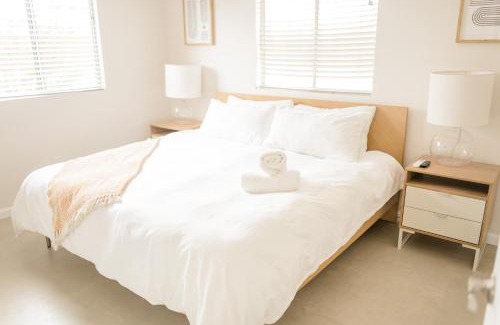 Joshua Tree Casa | Cheerful 2bedroom home with hot tub and cowboy pool in Joshua Tree
