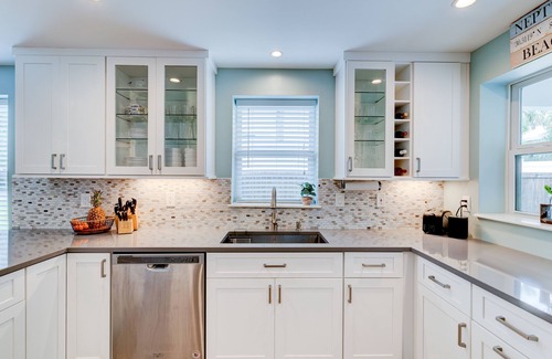 Neptune Beach Casa | Cheerful 3/2 bungalow - 1,000ft to the sand!