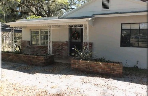 Wildwood Casa | Cheerful 3 bed 2 bath with Office, Patio, and Yard