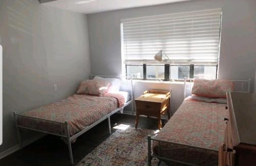 Wildwood Casa | Cheerful 3 bed 2 bath with Office, Patio, and Yard