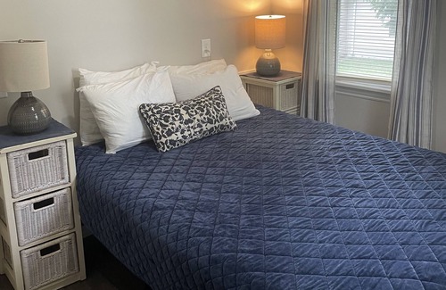 Merrillville Casa | Cheerful 3 bed home/Merrillville close to hospital