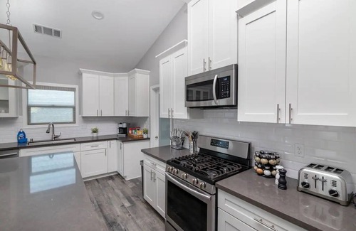 Citrus Heights Casa | Cheerful 3 bed rooms with pool