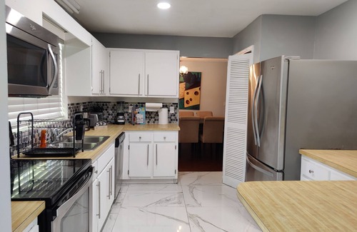 Port Saint Lucie Casa | Cheerful 3-bedroom home with pool