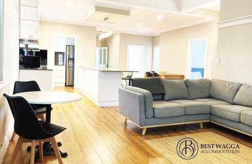 Turvey Park Casa | Cheerful 3-bedroom home with free parking on site