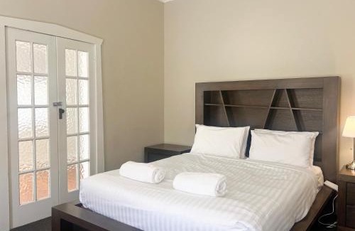 Turvey Park Casa | Cheerful 3-bedroom home with free parking on site