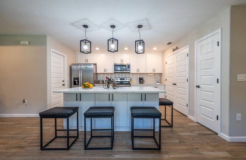 Lakeland Casa | Cheerful 3 bedroom home with pool + grill