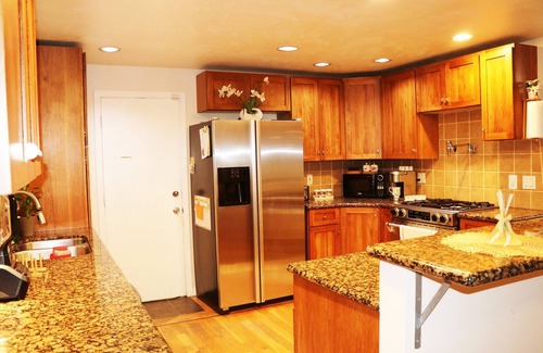 Hampden Casa | CHEERFUL 3 BEDROOM HOME WITH HUGE BACKYARD