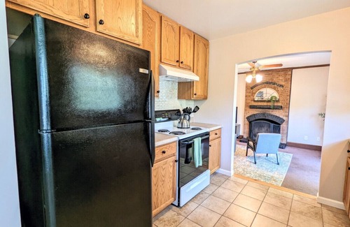 Walnut Creek Casa | Cheerful 3 Bedroom Home Close to DT Raleigh