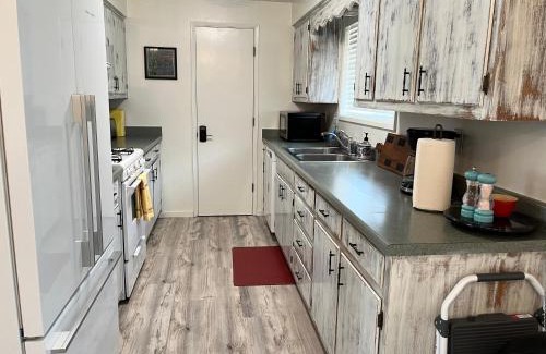 Creswell Casa | Cheerful 3 Bedroom on a Park 10 Miles from Eugene