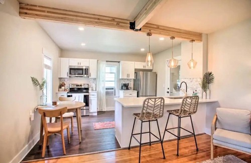 Northtown Casa | Cheerful 3 bedroom Villa with Backyard Oasis