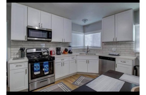 Riverside Casa | Cheerful 3-bedrooms centrally located in Riverside