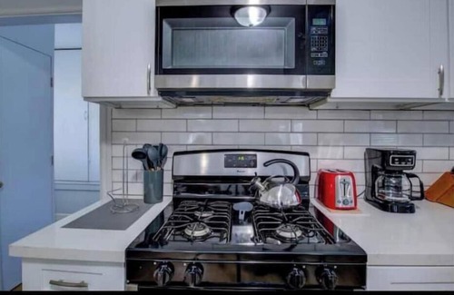 Riverside Casa | Cheerful 3-bedrooms centrally located in Riverside
