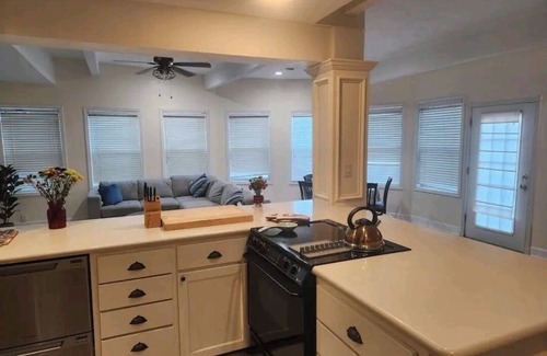 Nassau Bay Casa | Cheerful 3 bedrooms house with a pool -1 mn from Nasa - 5 -6 PEOPLE MAX